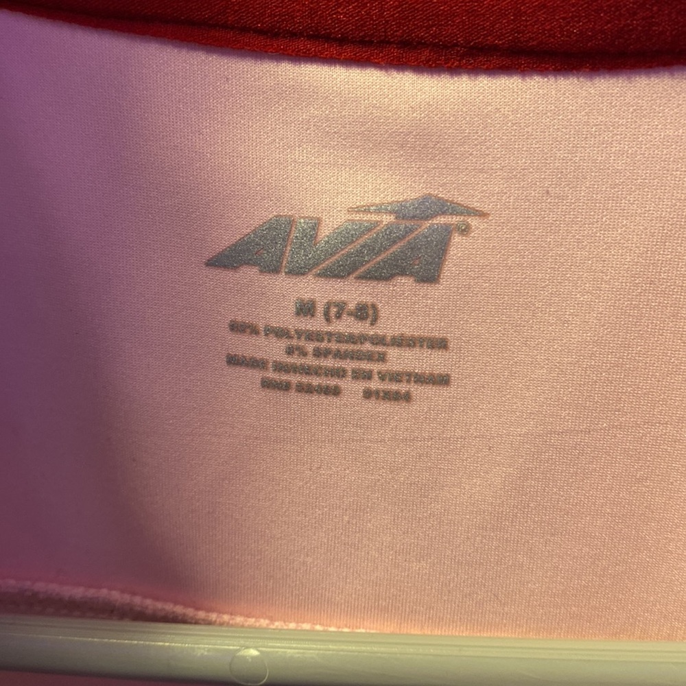 Brand: AVIA. Size: youth 7/8. PRICE: 14